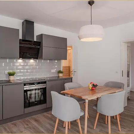 Ahlbeck Remise Malmoe 2 *